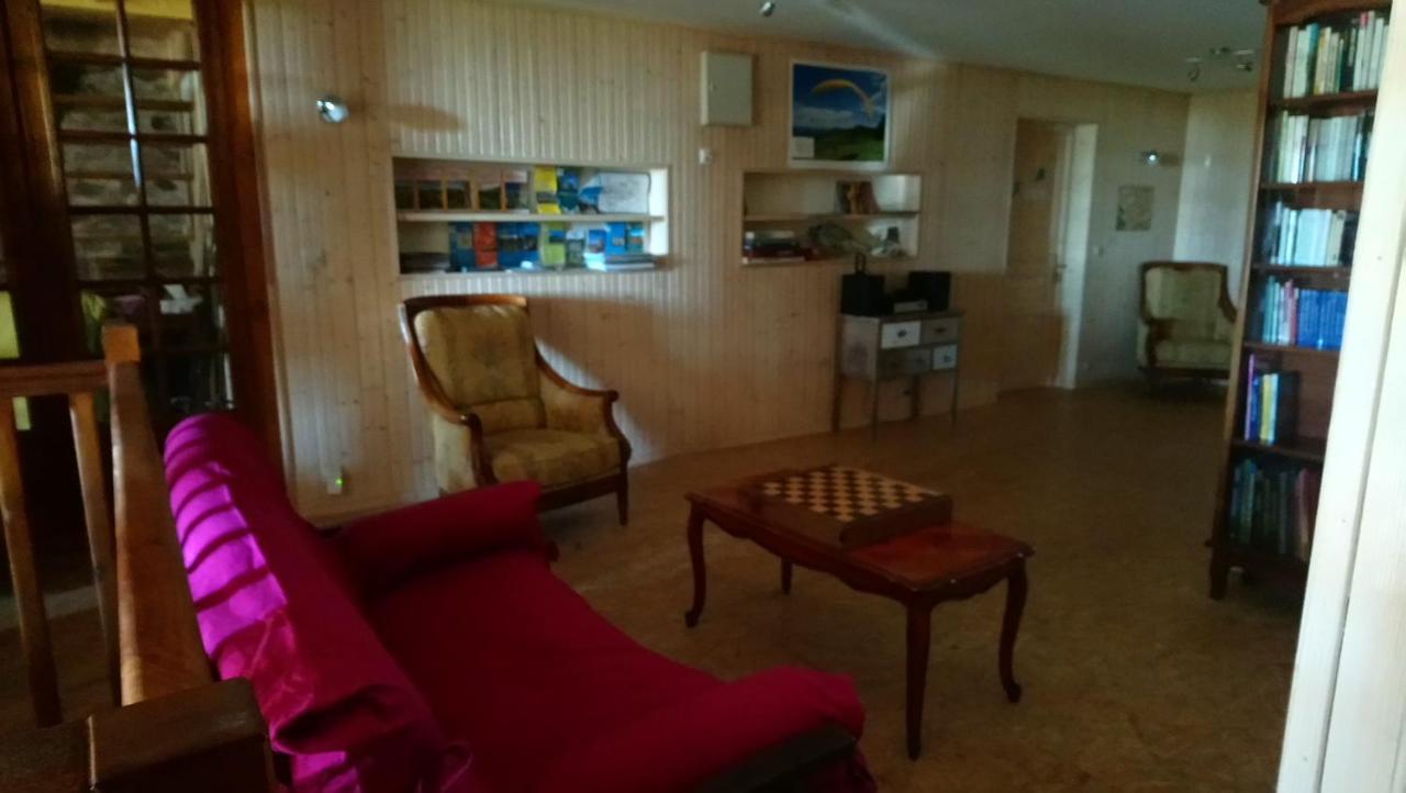 La Ferme Du Crie Bed and Breakfast Chaudeyrolles Buitenkant foto